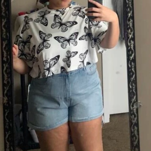 🦋 PLUS Crop Tee 🦋 - Picture 7 of 7